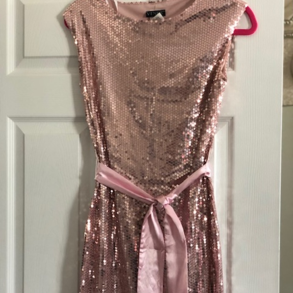 Gorgeous sequin dress - rose gold